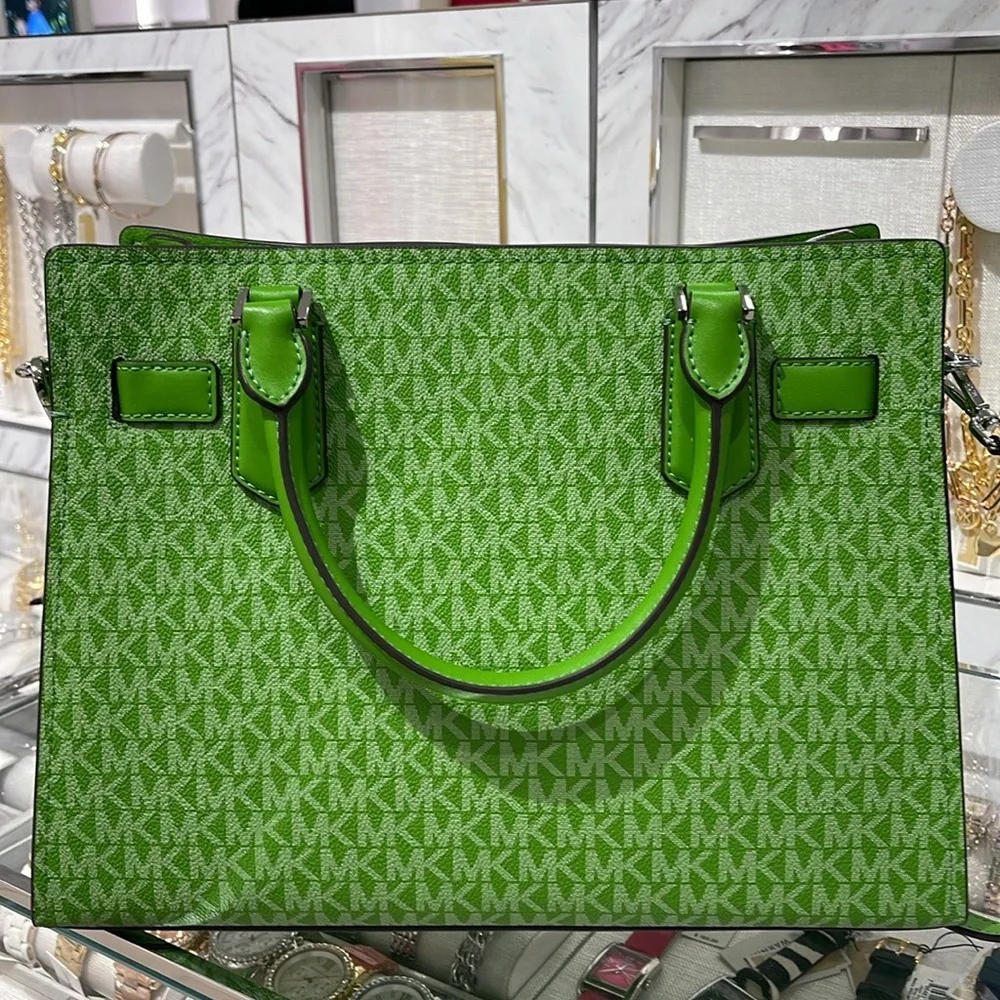 Michael Kors Hamilton Medium Signature Logo Satchel
Jungle Green
NWT - Picture 16 of 16